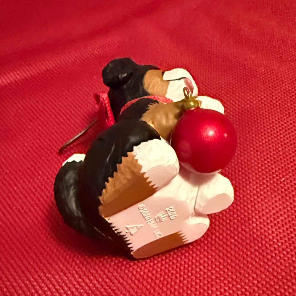 2020 Hallmark Australian Shepherd Christmas Ornament - Picture 3 of 3